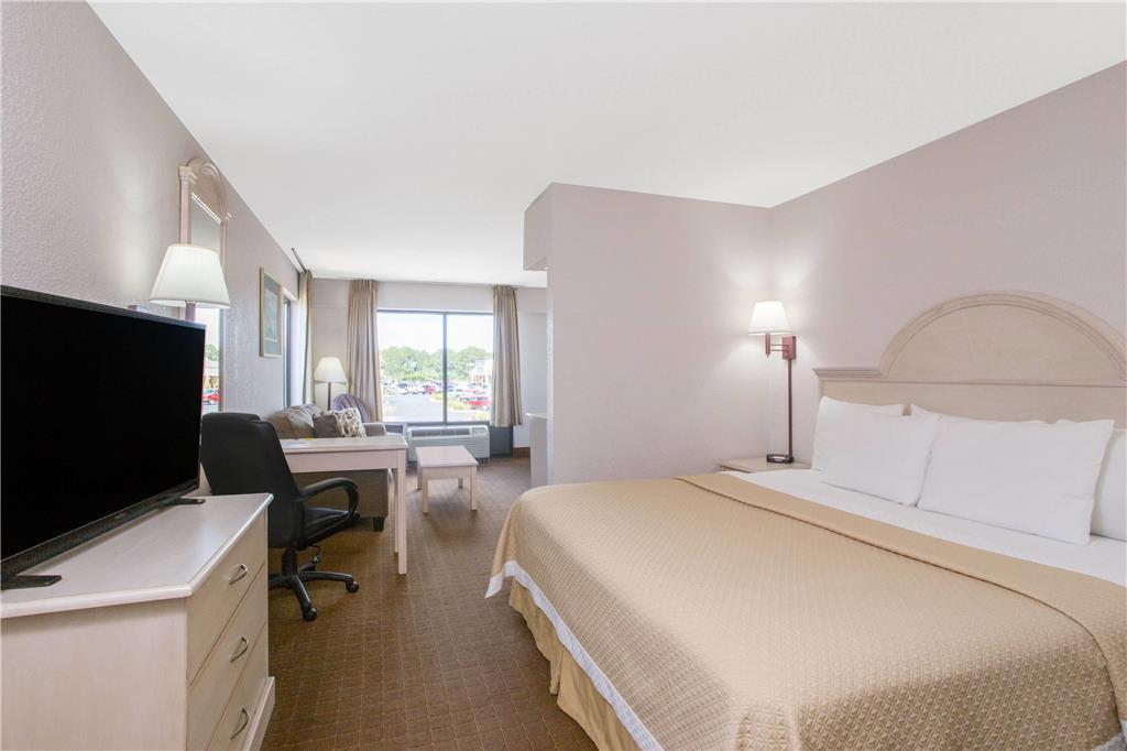 Days Inn & Suites By Wyndham Navarre - Near Beaches Hurlburt Camera foto